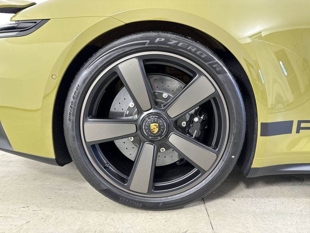 New 2026 Porsche 911 GTS image 16