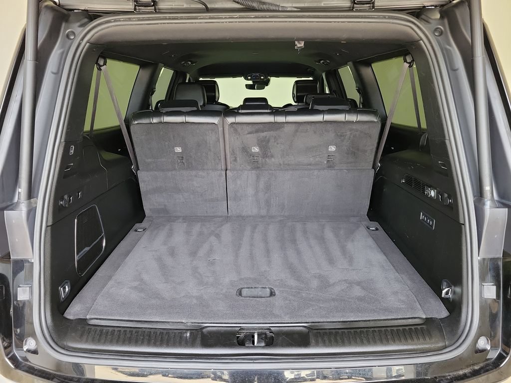 Used 2024 Jeep Wagoneer L Series II w/ Flexible Seating Group AWD/4WD image 10