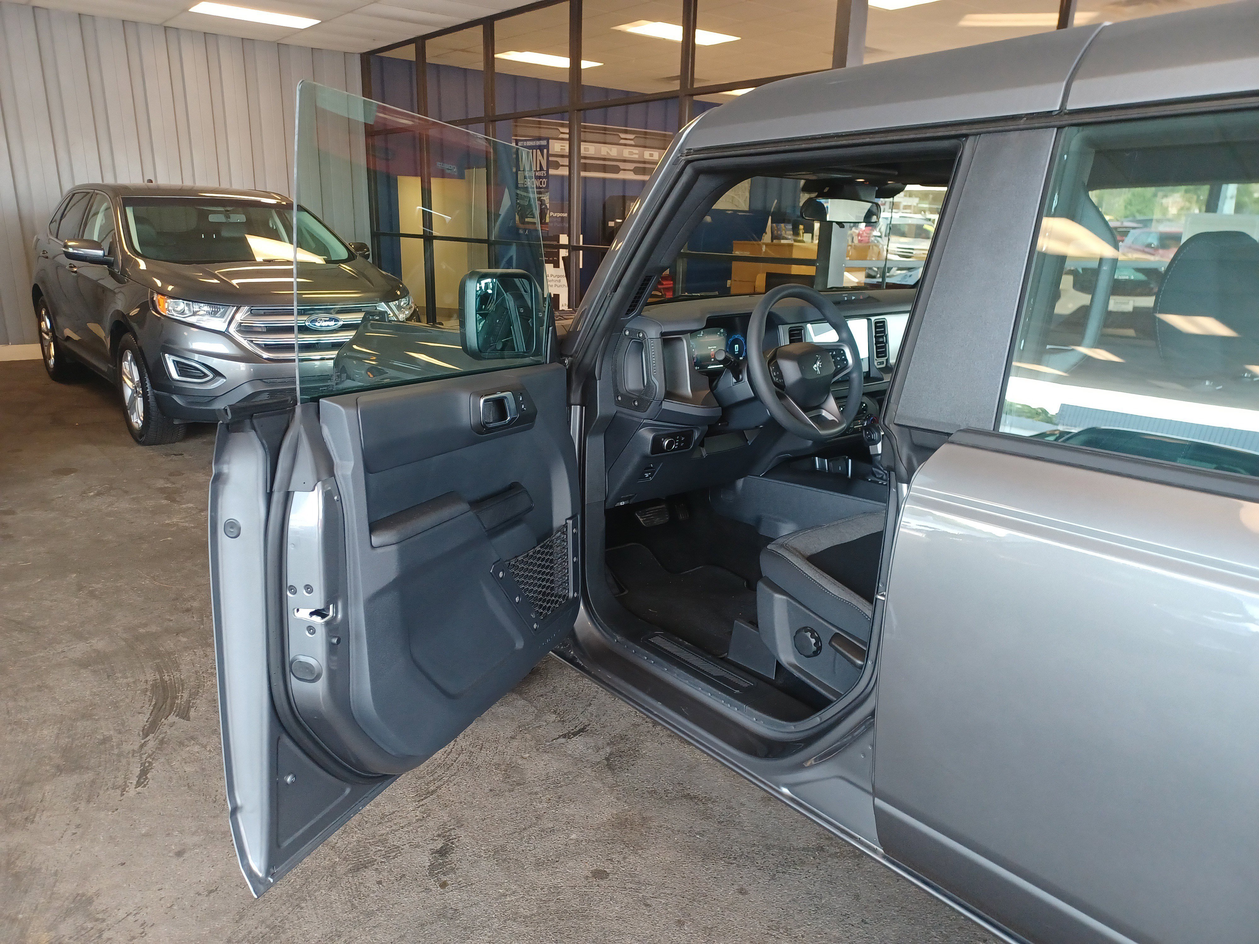 New 2025 Ford Bronco 4-Door image 8