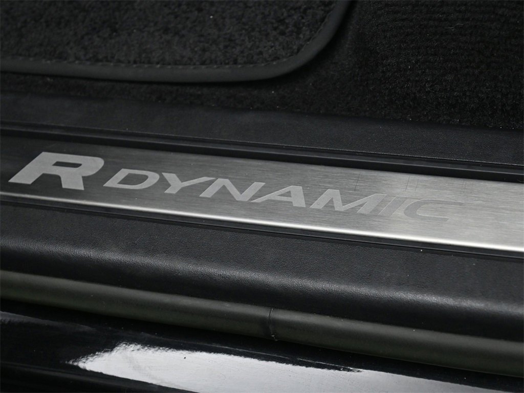 Used 2023 Land Rover Discovery S R-Dynamic image 21