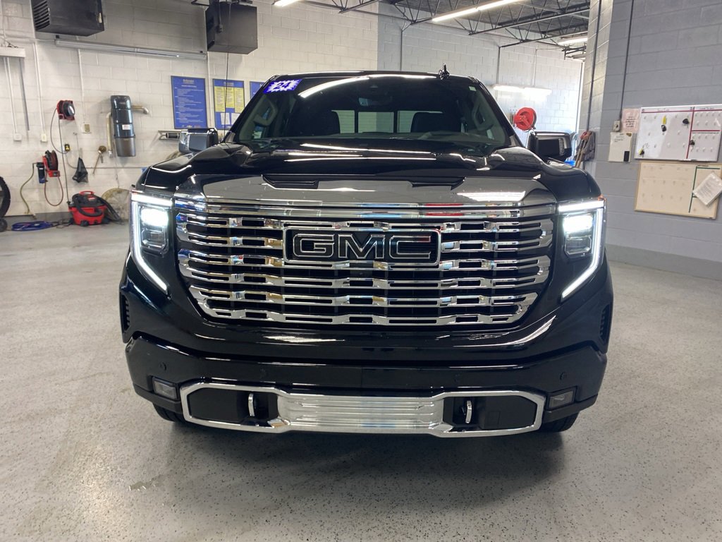 Used 2024 GMC Sierra 1500 Denali image 2