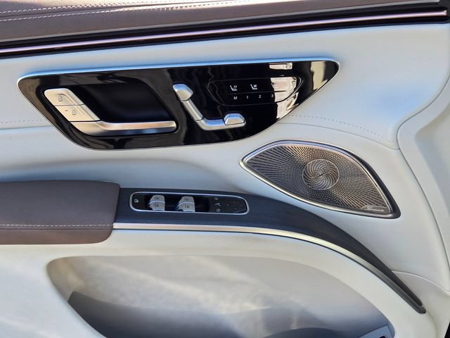 Used 2023 Mercedes-Benz EQS 580 4MATIC SUV image 16