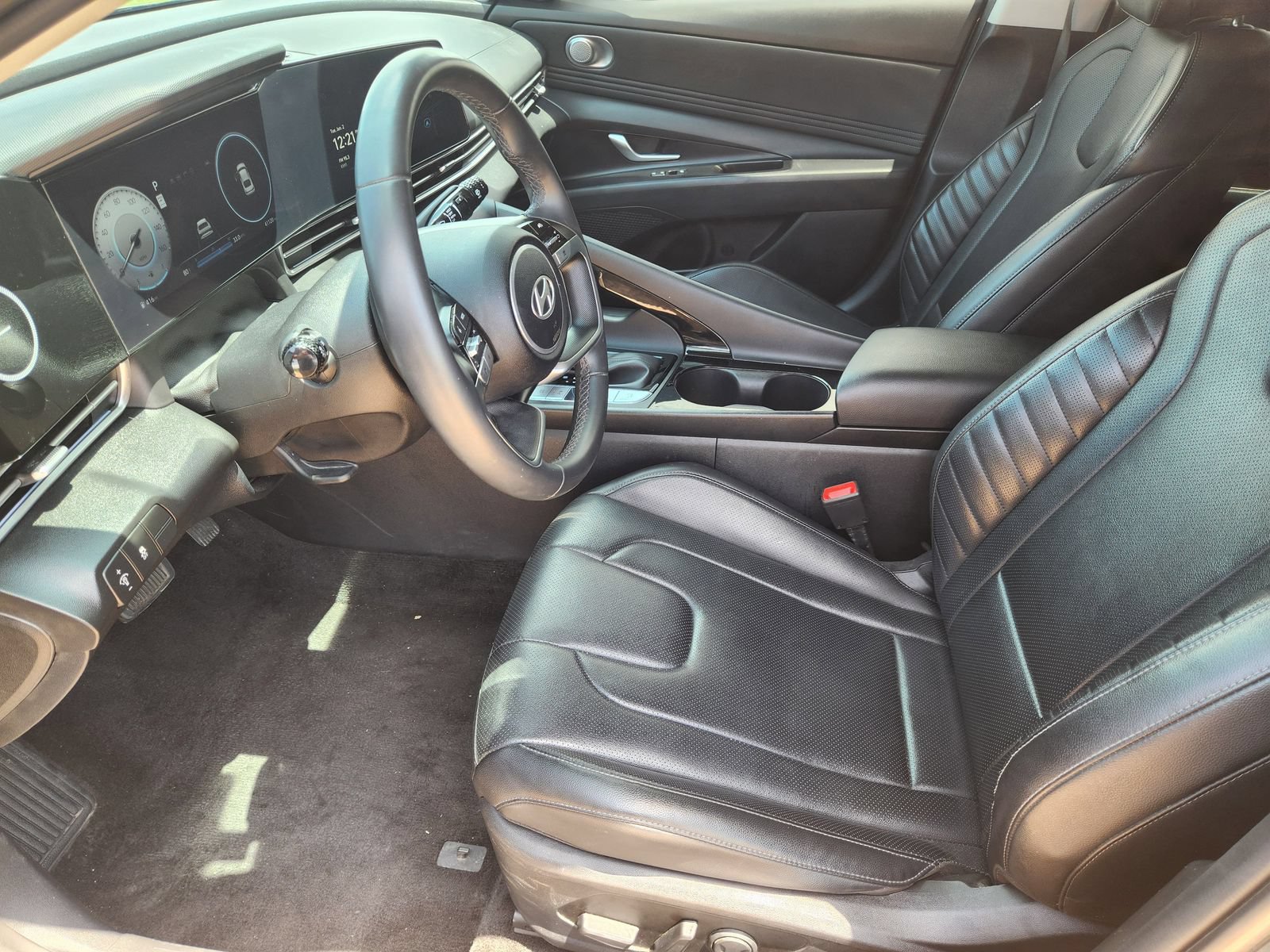Used 2024 Hyundai Elantra Limited FWD image 16