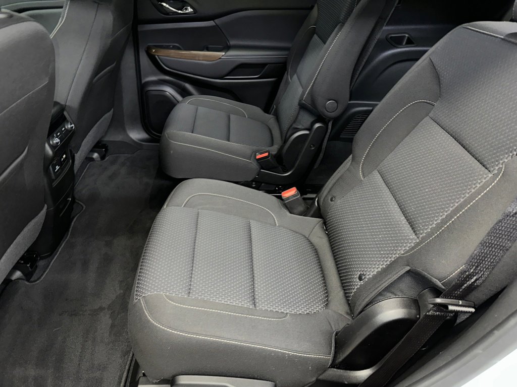 Certified 2023 GMC Acadia SLE w/ Driver Convenience Package image 18