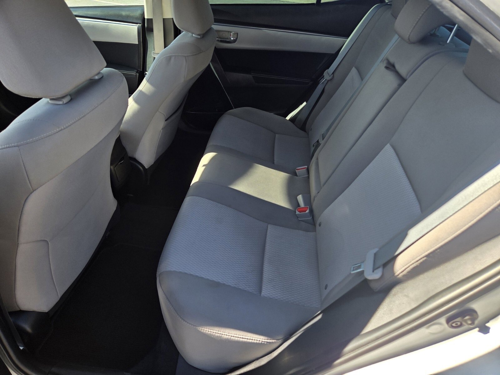 Used 2015 Toyota Corolla LE image 11