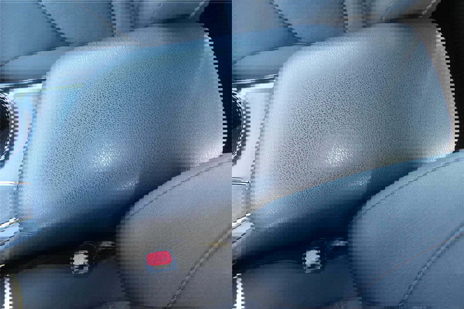 Used 2020 Toyota Camry LE image 35