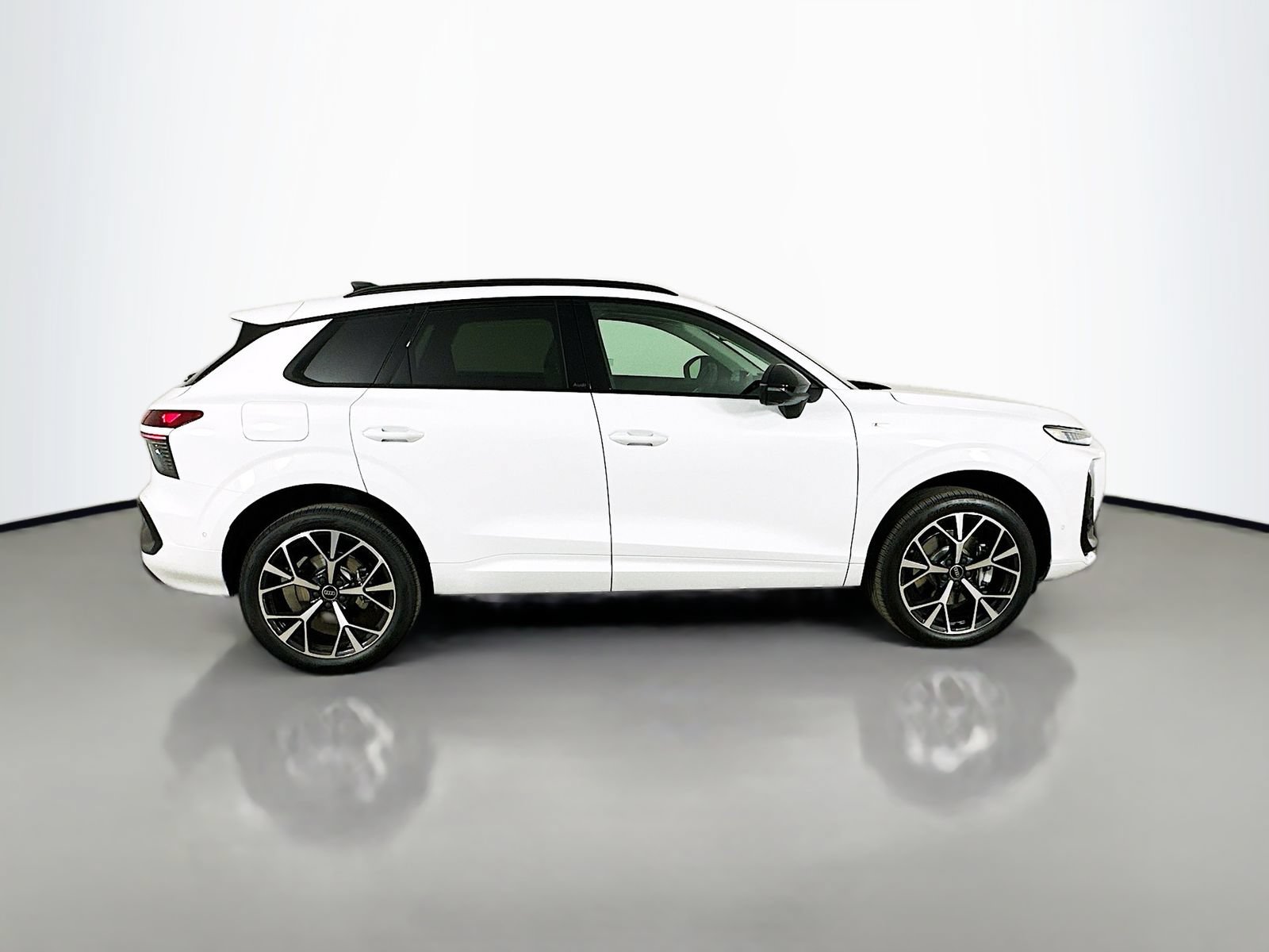 Used 2026 Audi Q3 quattro 2.0T AWD/4WD image 4