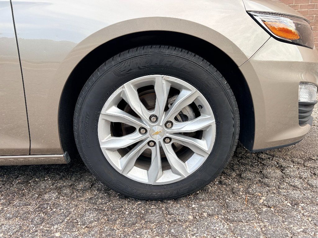 Used 2023 Chevrolet Malibu LT FWD image 9