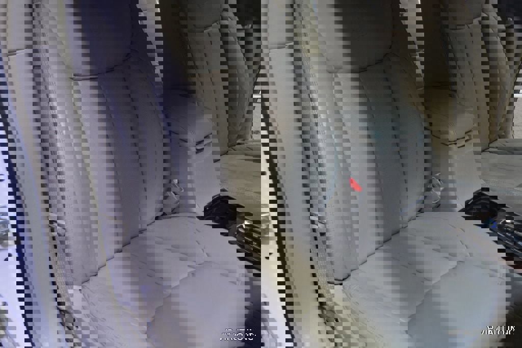 Used 2011 Cadillac DTS Luxury image 16