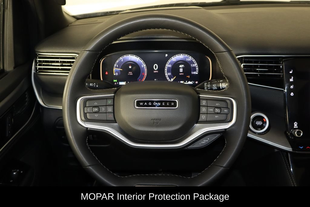 Used 2025 Jeep Wagoneer L Series II w/ Convenience Group I AWD/4WD image 7