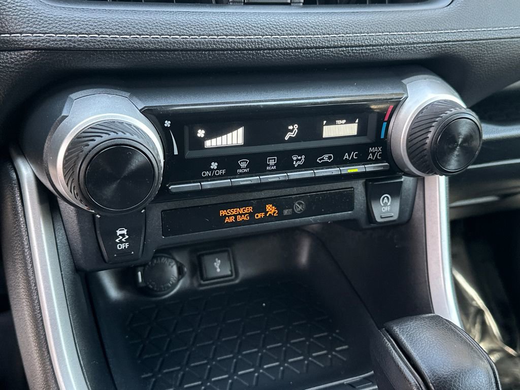Certified 2020 Toyota RAV4 LE image 24