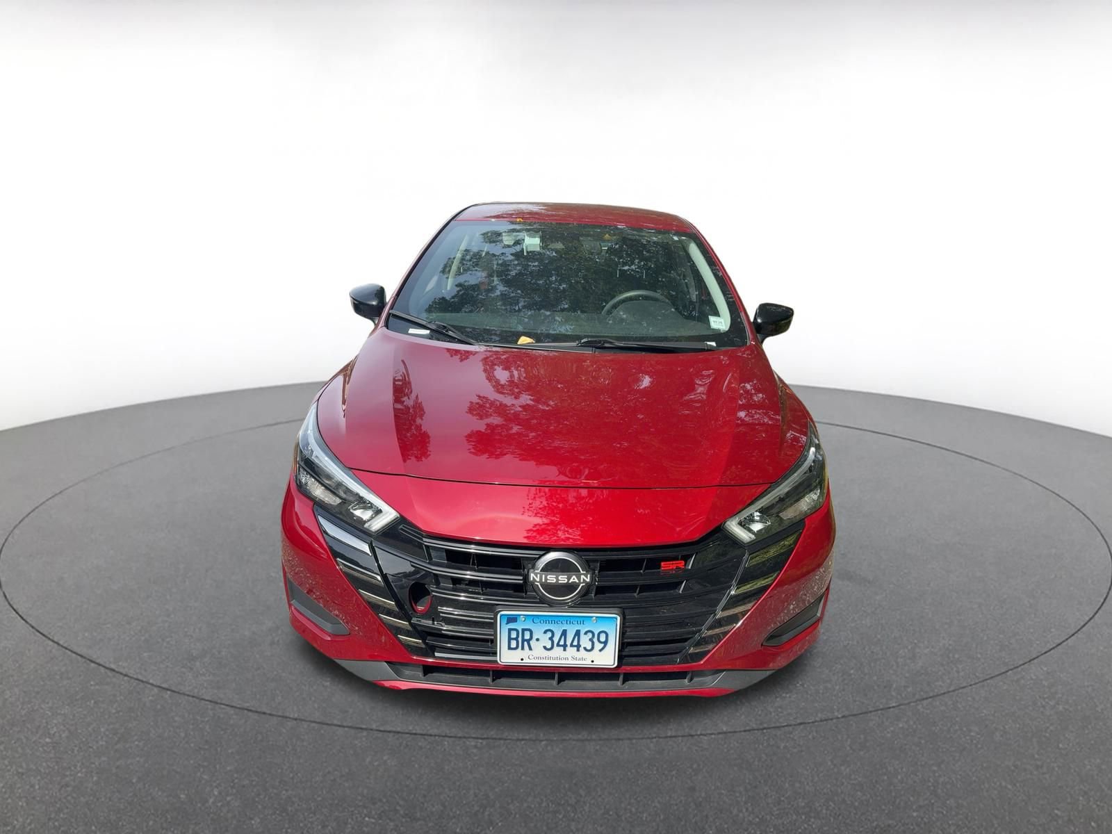 Used 2024 Nissan Versa SR image 3