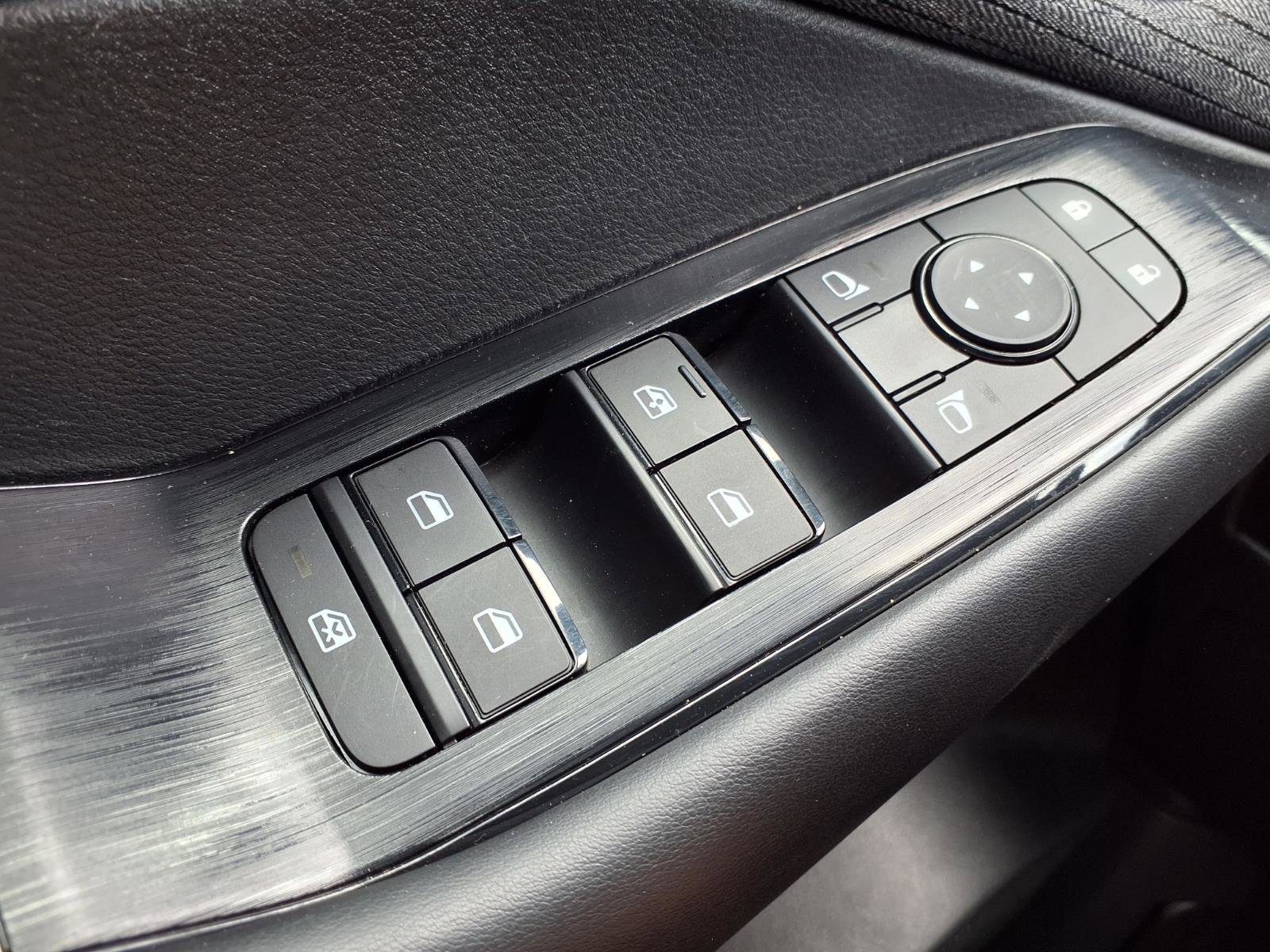 Used 2023 Nissan Rogue S image 19