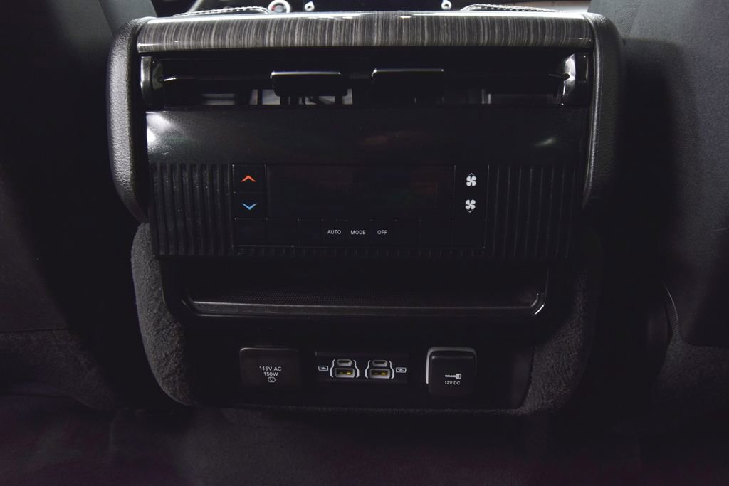 Used 2022 Jeep Wagoneer Series II image 39