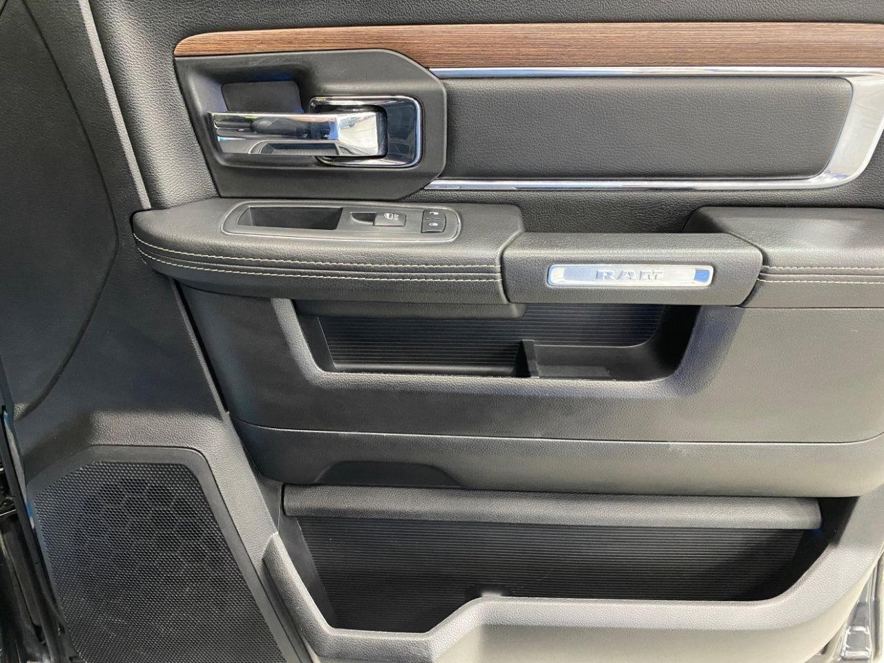 Used 2018 RAM 2500 Laramie image 25