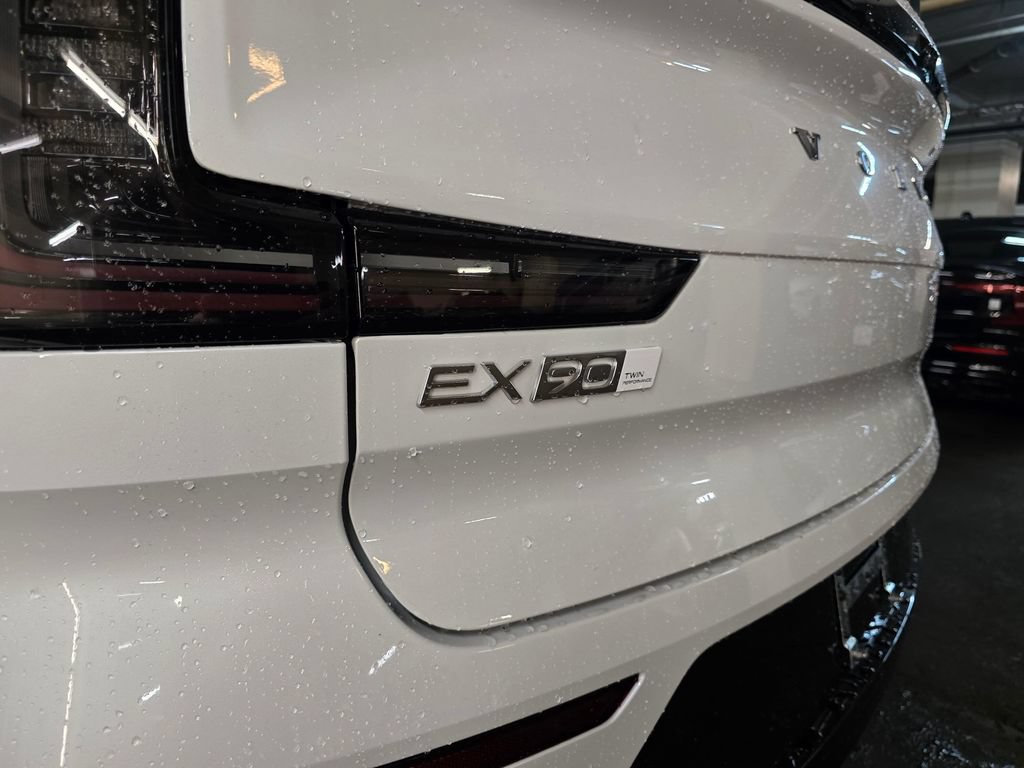 New 2025 Volvo EX90 Plus AWD/4WD image 14