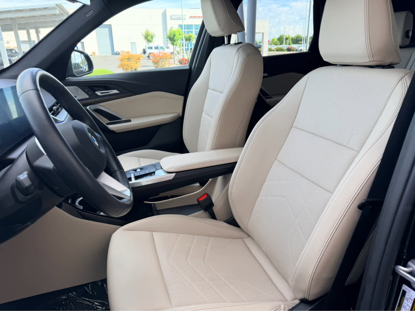 Used 2025 BMW X1 xDrive28i w/ Premium Package image 12