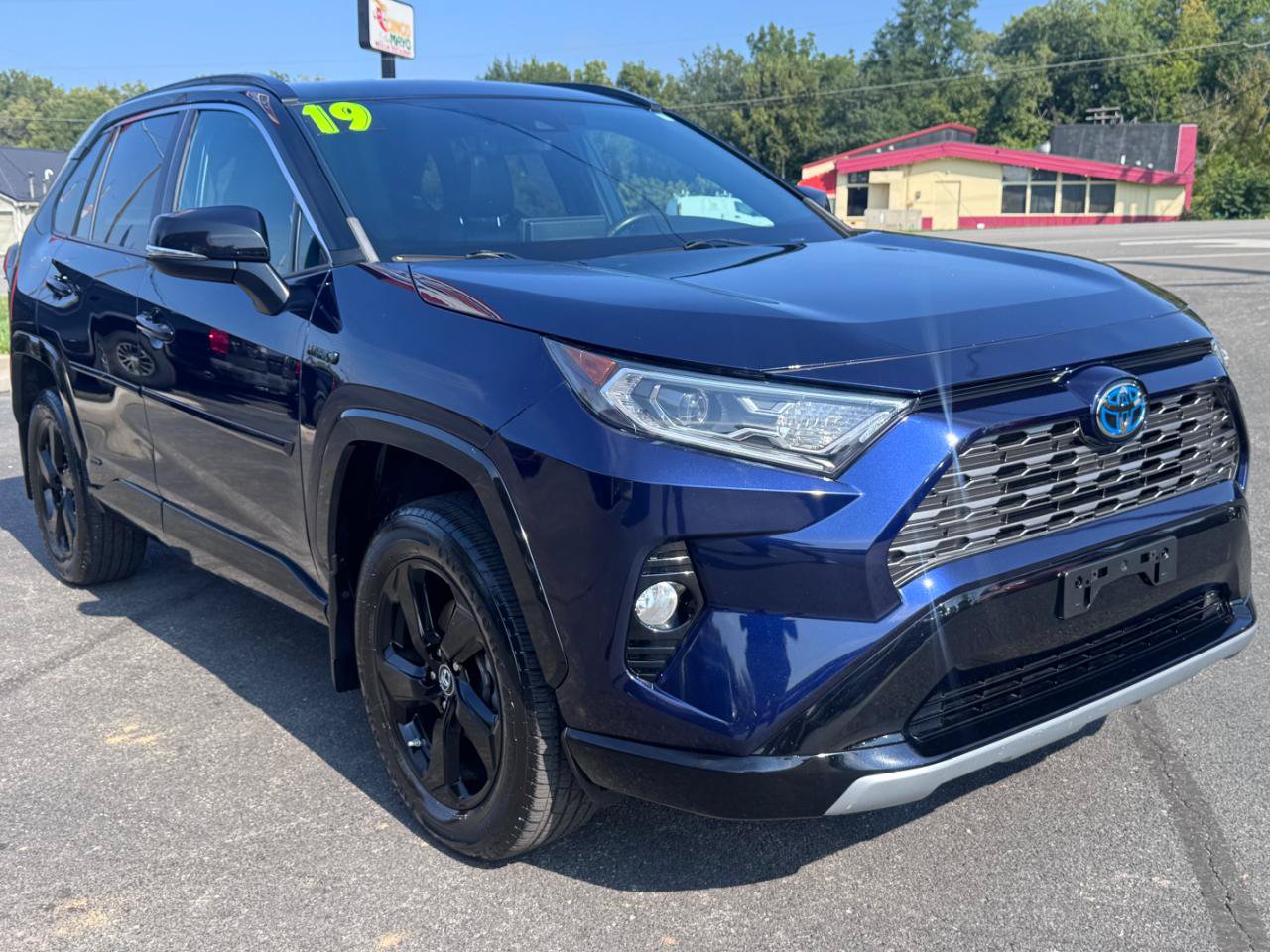 Used 2019 Toyota RAV4 XSE w/ Carpet Mat Package AWD/4WD image 1