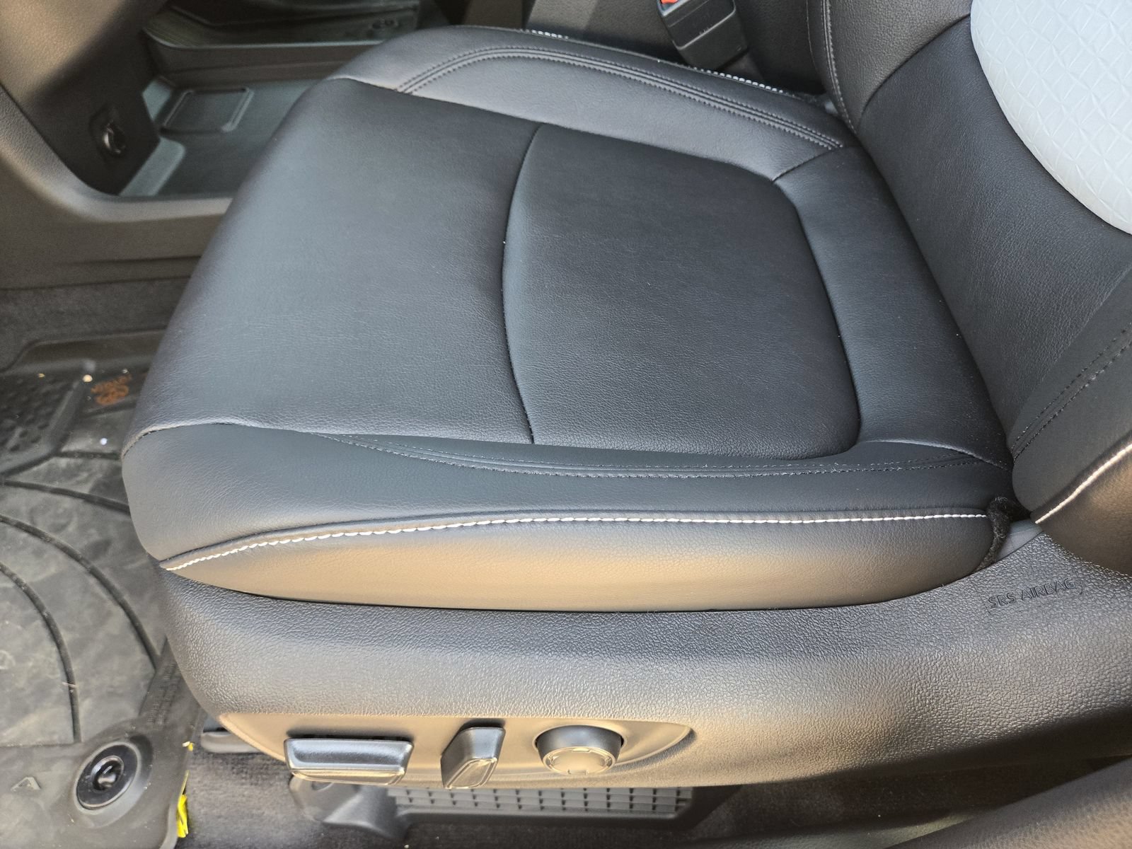 New 2026 Toyota Sienna XSE AWD/4WD image 21
