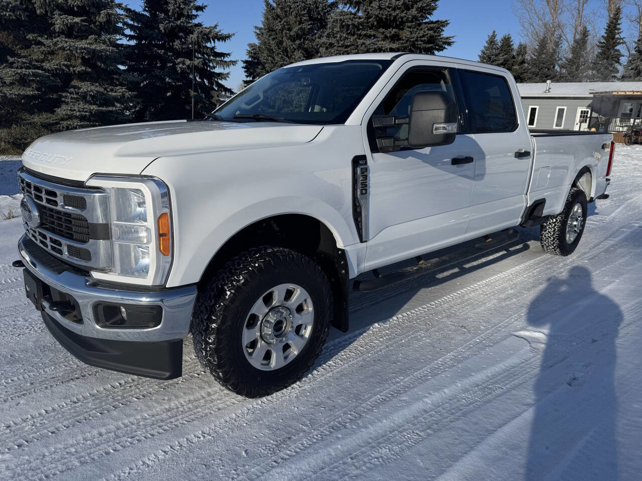 Used 2023 Ford F350 XLT w/ Camper Package image 5