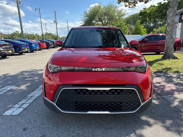 Used 2025 Kia Soul LX w/ LX Technology Package FWD image 3