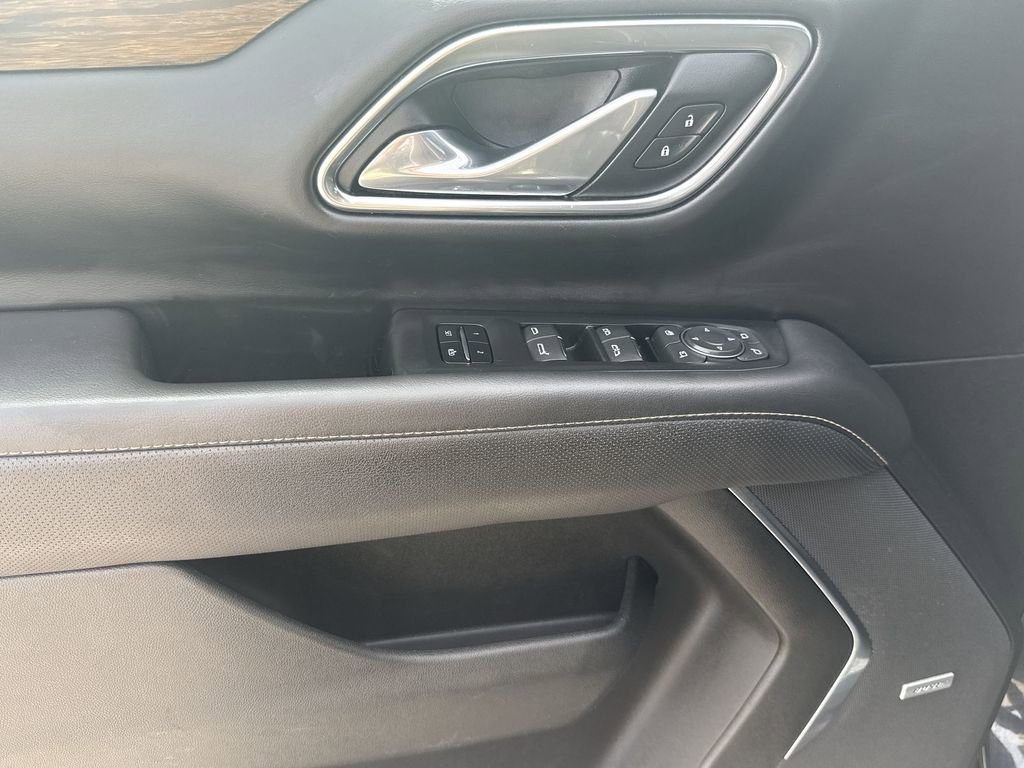 Used 2023 Chevrolet Suburban Premier image 15