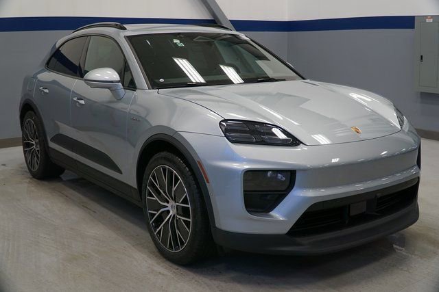 New 2026 Porsche Macan 4 Electric AWD/4WD image 12