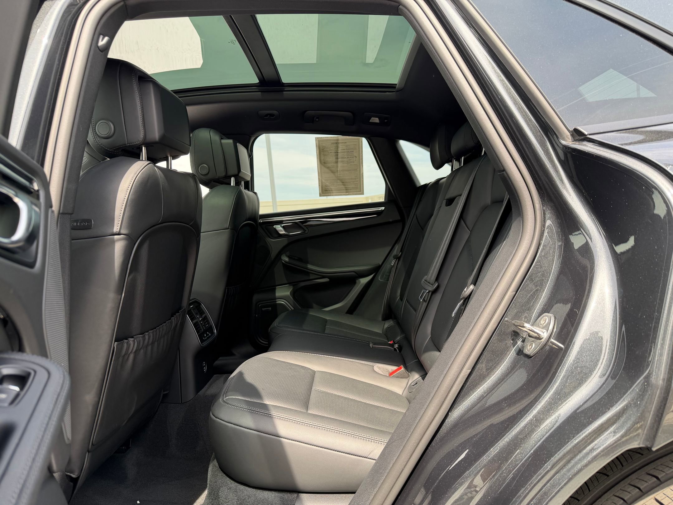 Certified 2026 Porsche Macan AWD/4WD image 22