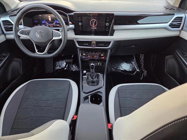 New 2026 Volkswagen Taos SE image 14