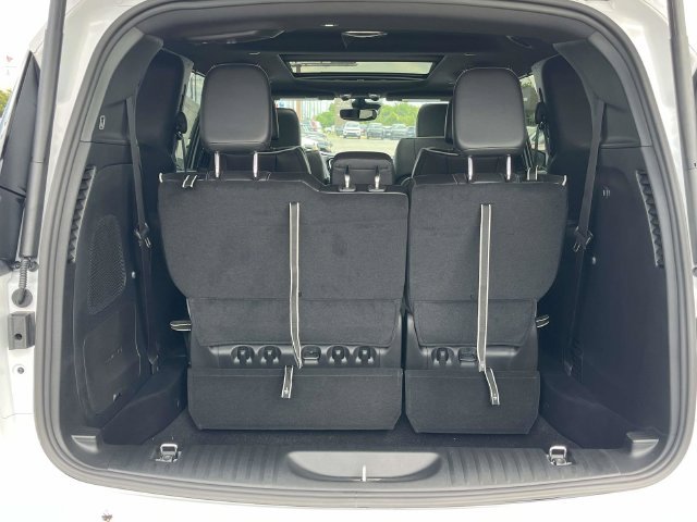 New 2027 Chrysler Pacifica Limited AWD/4WD image 18