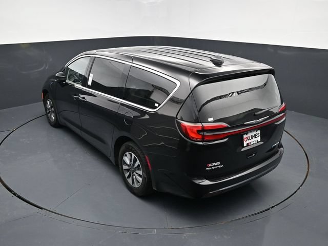 Used 2024 Chrysler Pacifica Limited FWD image 50