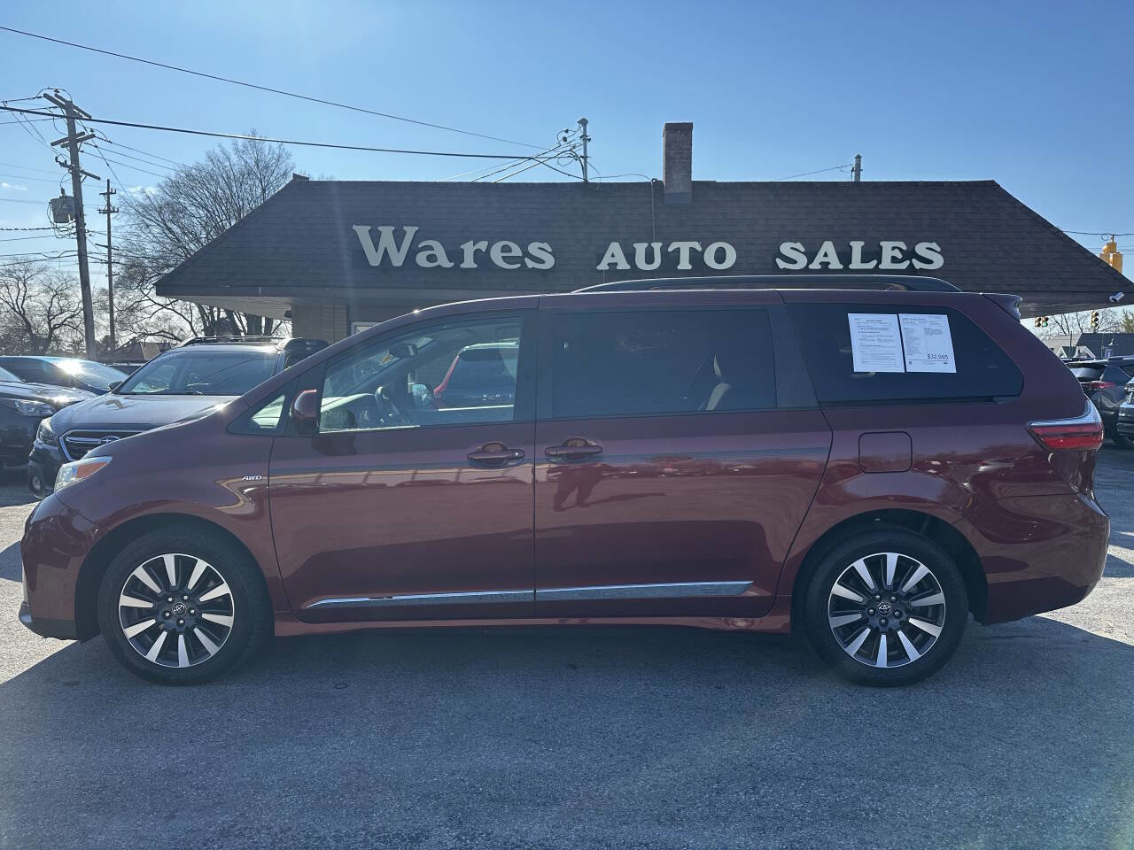 Used 2020 Toyota Sienna LE AWD/4WD image 1
