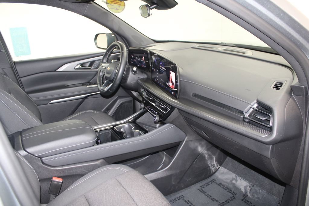 Used 2024 Chevrolet Traverse LT image 28