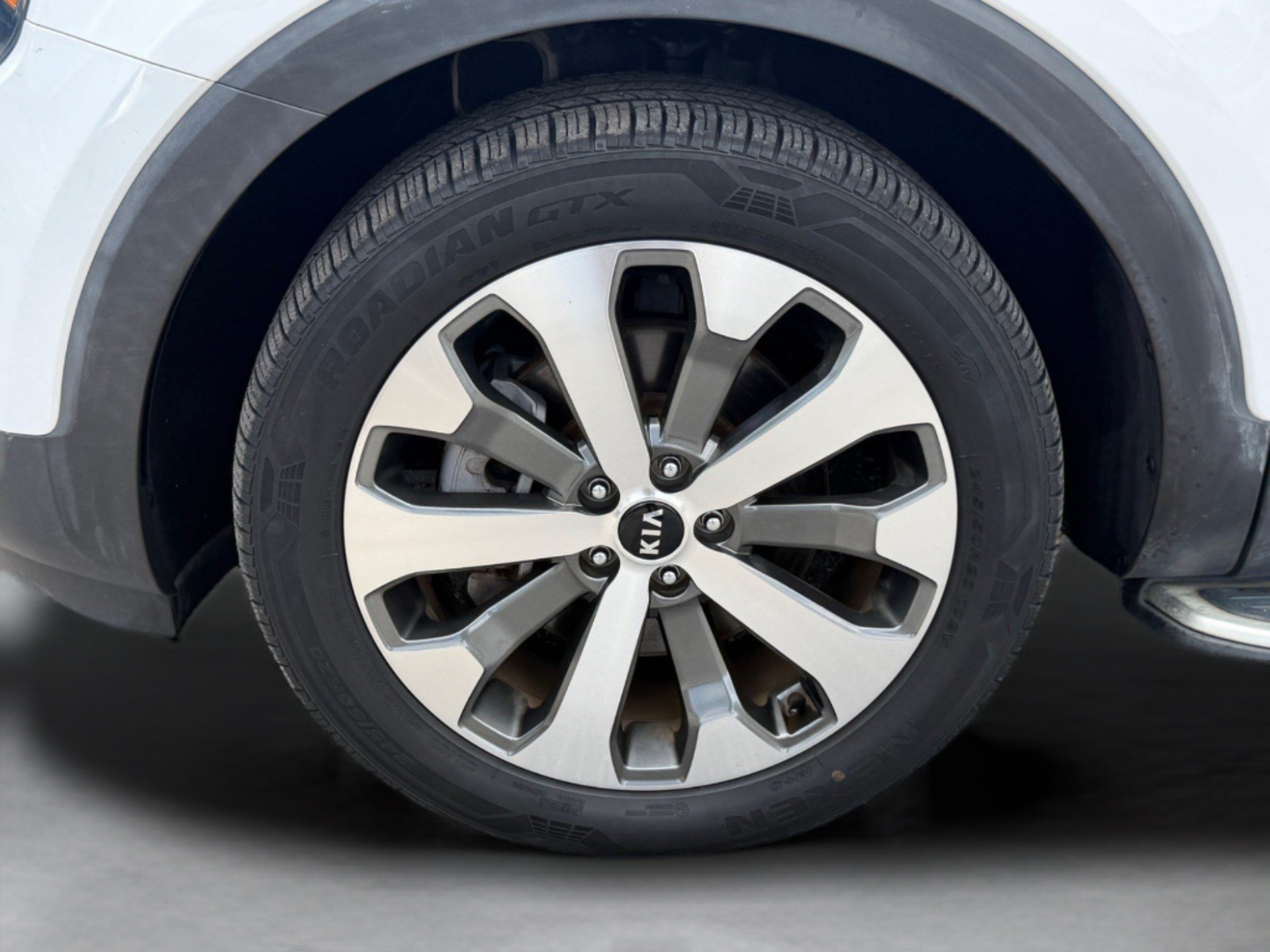 Used 2021 Kia Telluride S FWD image 17