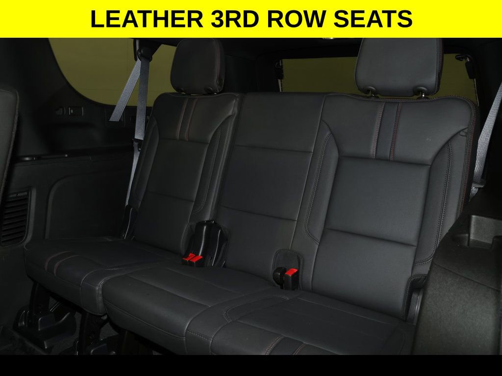 Used 2025 Chevrolet Suburban RST w/ RST Capability Package AWD/4WD image 13