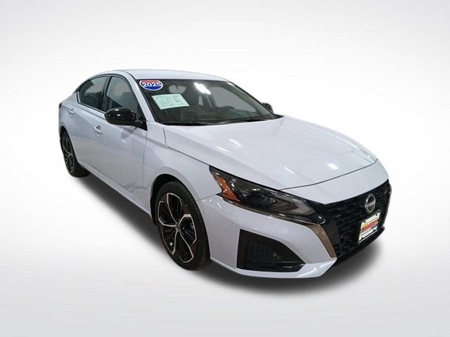 Certified 2025 Nissan Altima 2.5 SR image 7