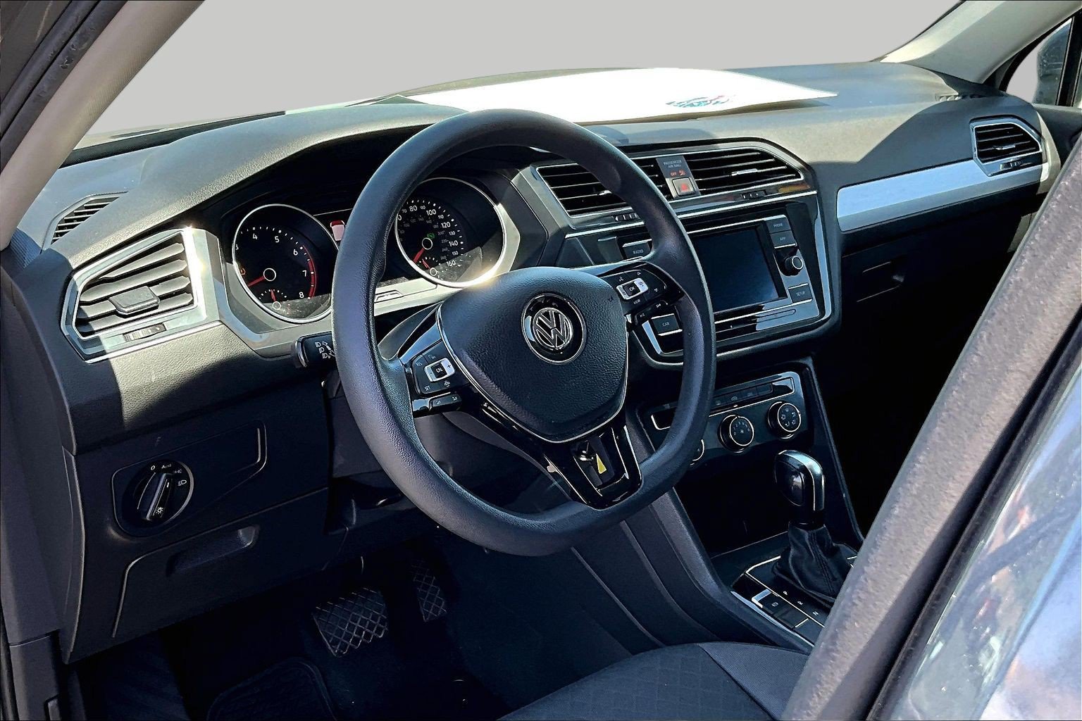 Used 2019 Volkswagen Tiguan S FWD image 12