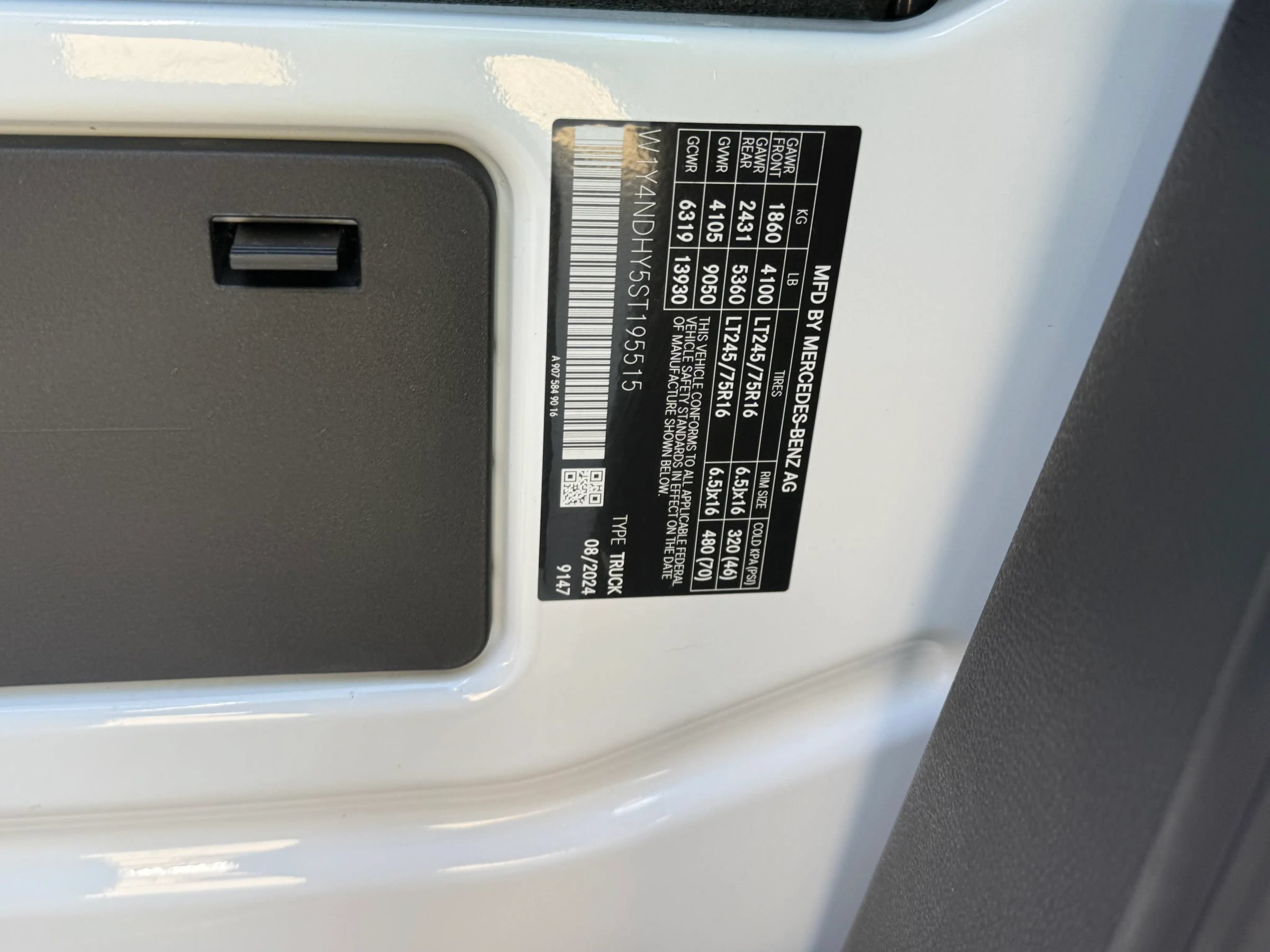 Used 2025 Mercedes-Benz Sprinter 2500 image 22