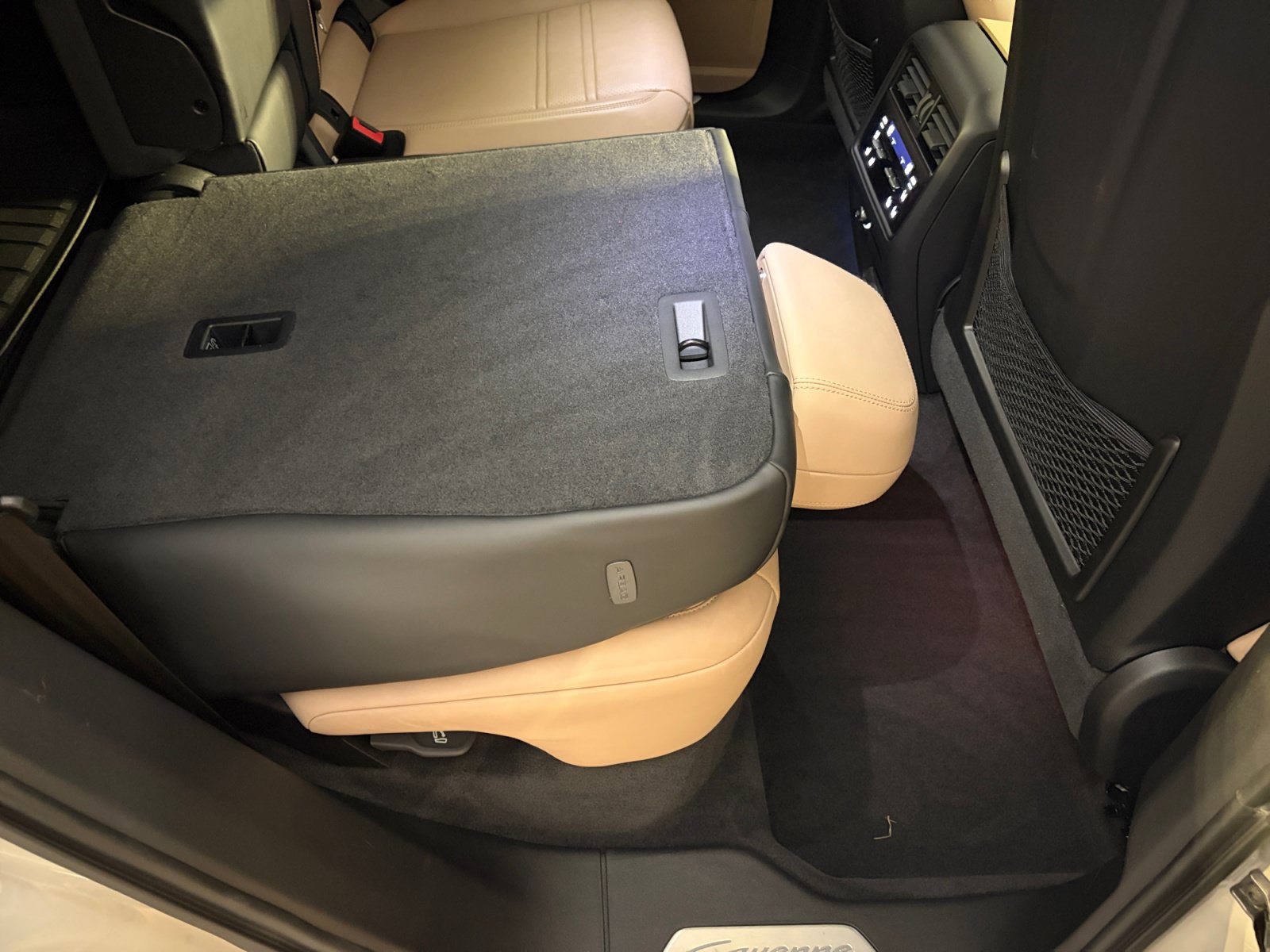 Certified 2024 Porsche Cayenne S AWD/4WD image 28