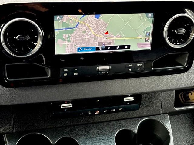 Used 2024 Mercedes-Benz Sprinter 3500 image 25