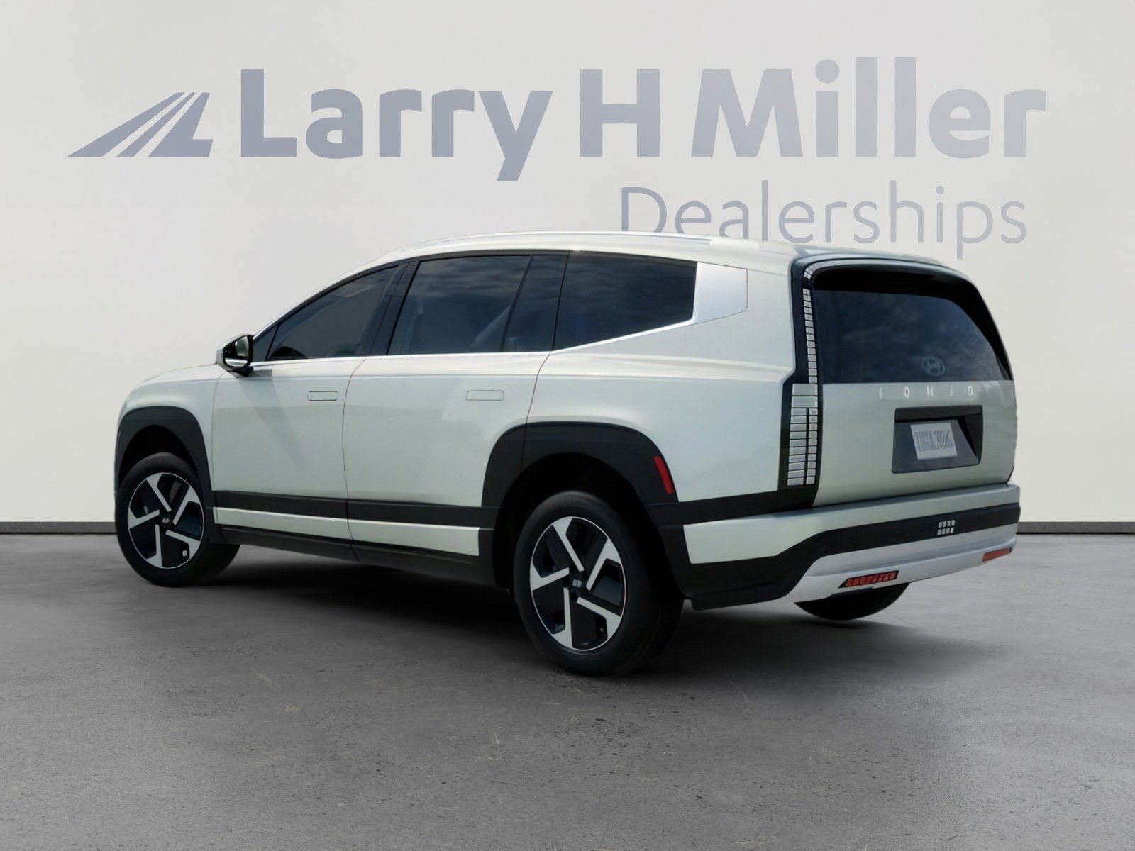 New 2026 Hyundai Ioniq 9 S image 5