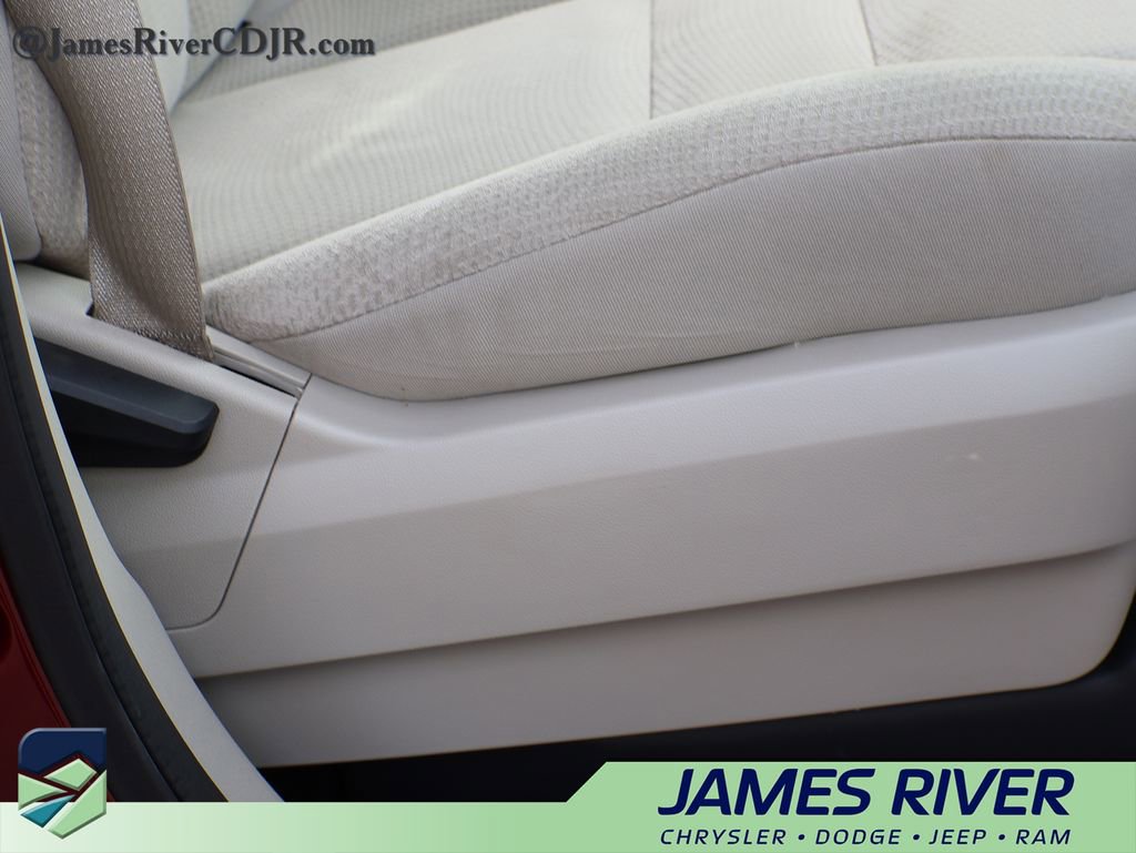 Used 2018 Dodge Grand Caravan SE FWD image 10