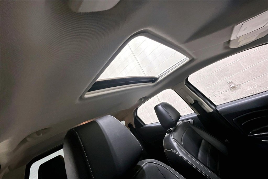 Used 2020 Ford EcoSport Titanium image 25