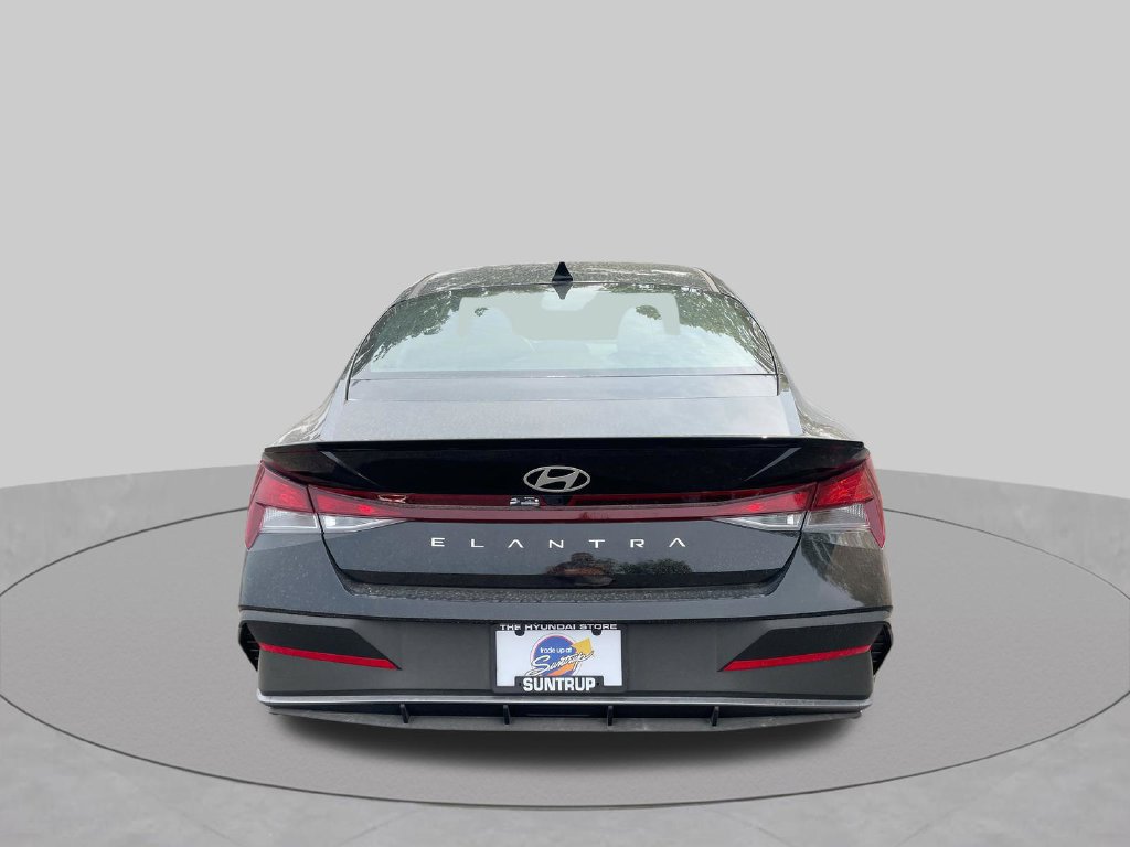 Used 2025 Hyundai Elantra Sport FWD image 31