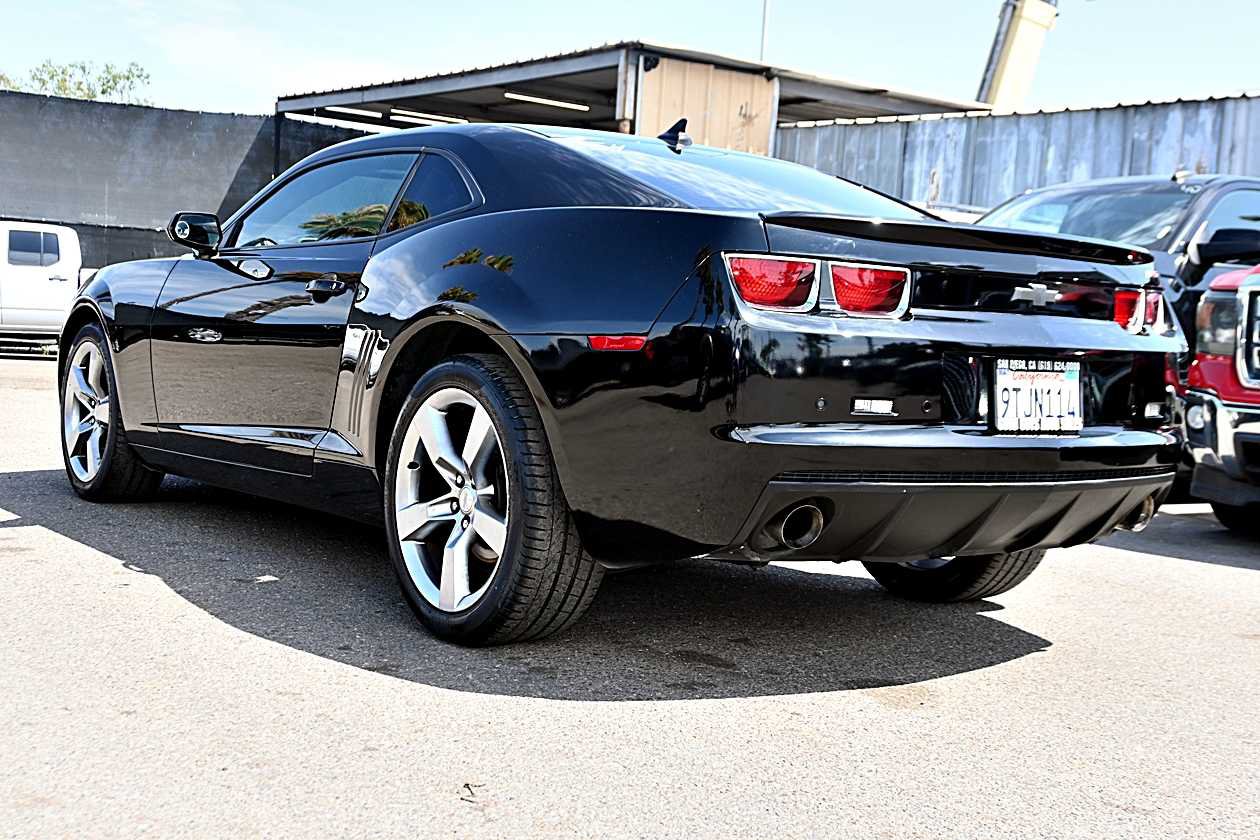Used 2010 Chevrolet Camaro LT w/ RS Package RWD image 5