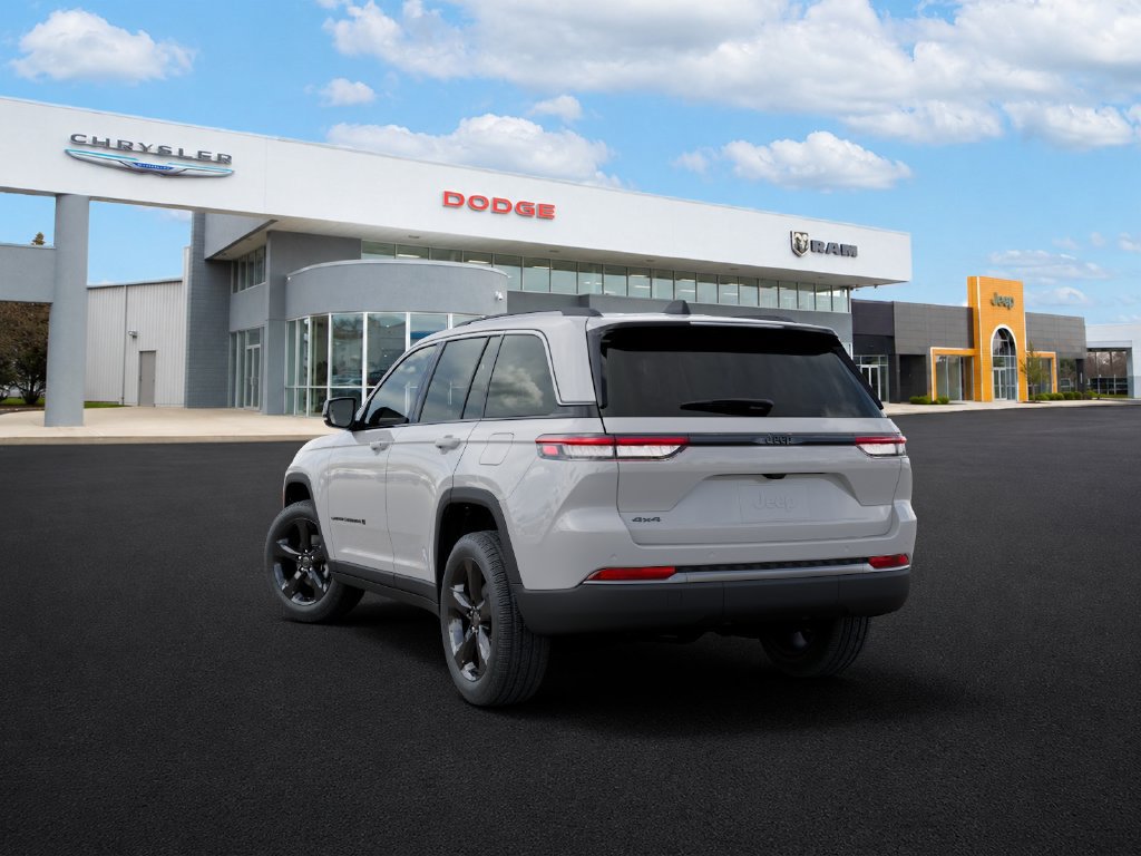 New 2027 Jeep Grand Cherokee Limited AWD/4WD image 3