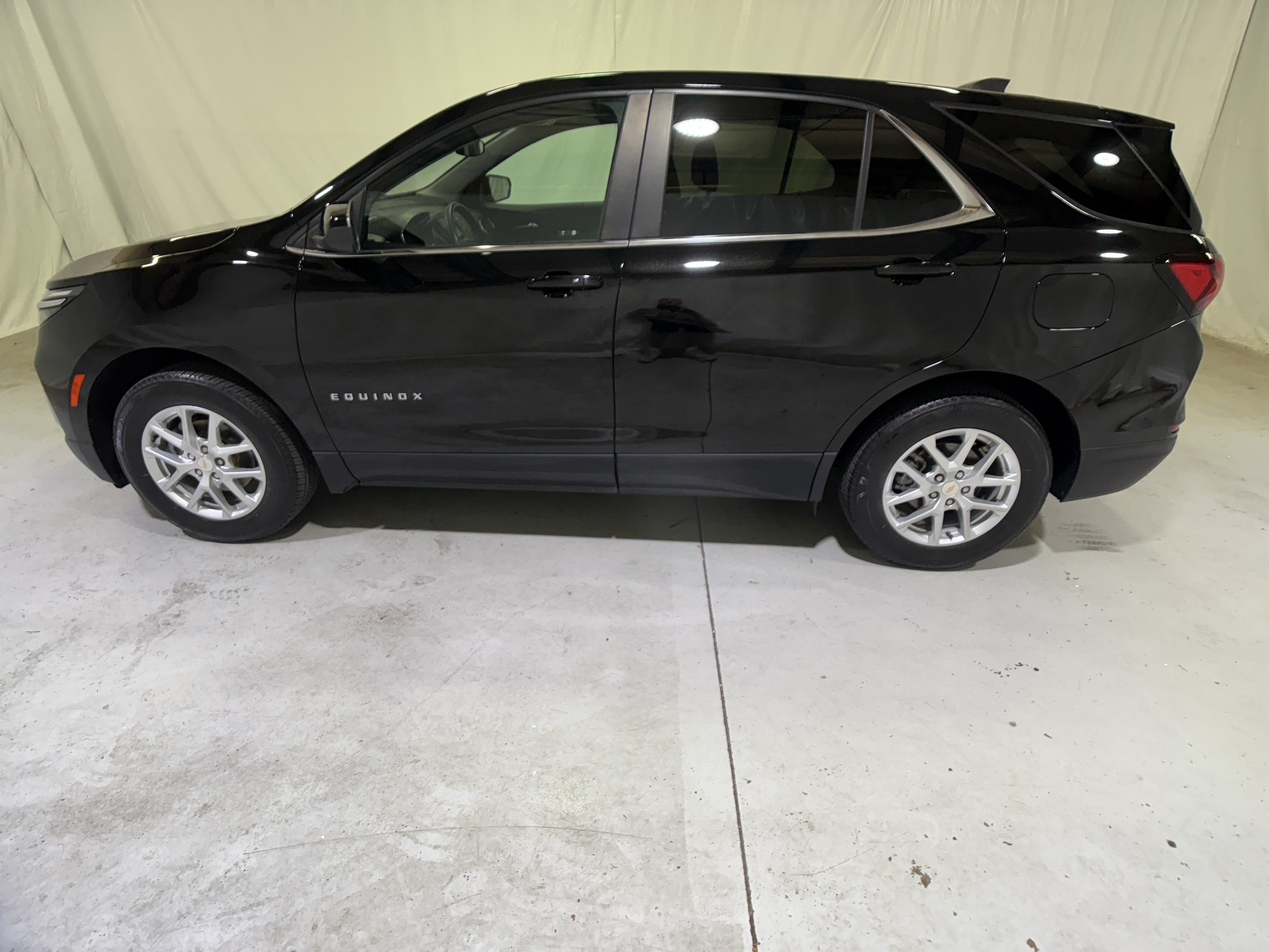 Used 2024 Chevrolet Equinox LT AWD/4WD image 12