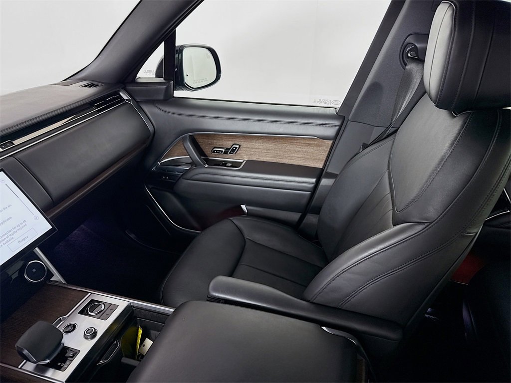 Used 2023 Land Rover Range Rover SE image 25