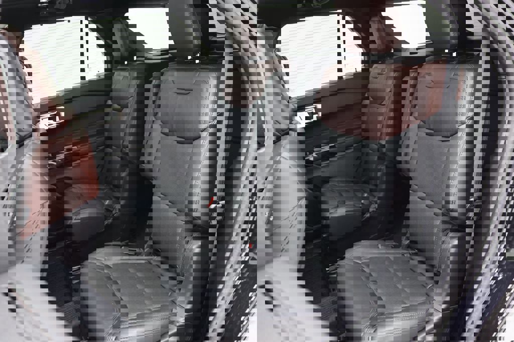 Used 2022 Ford Explorer Platinum w/ Equipment Group 601A image 13