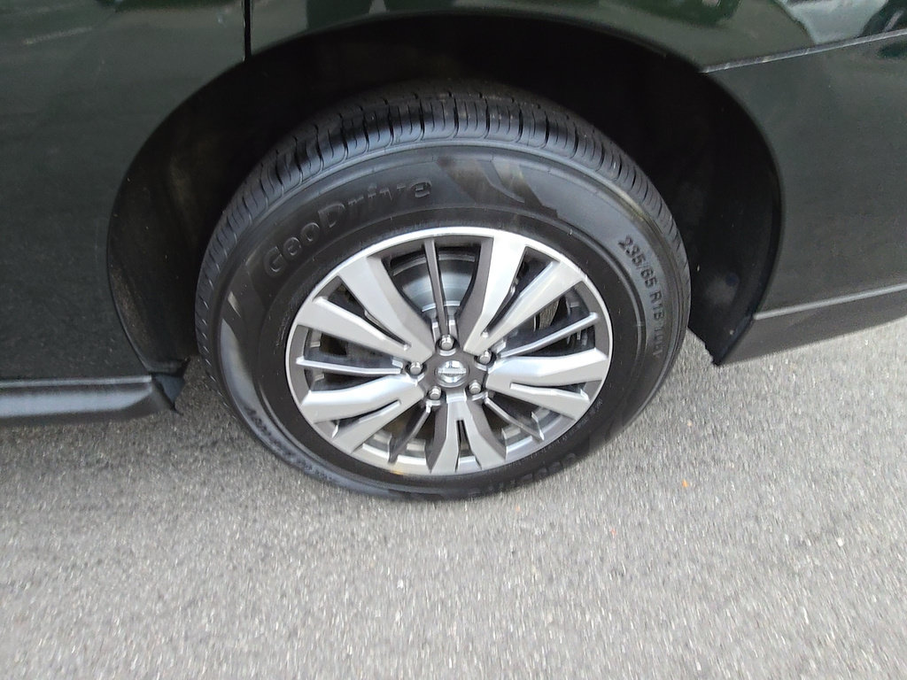 Used 2020 Nissan Pathfinder SV AWD/4WD image 17
